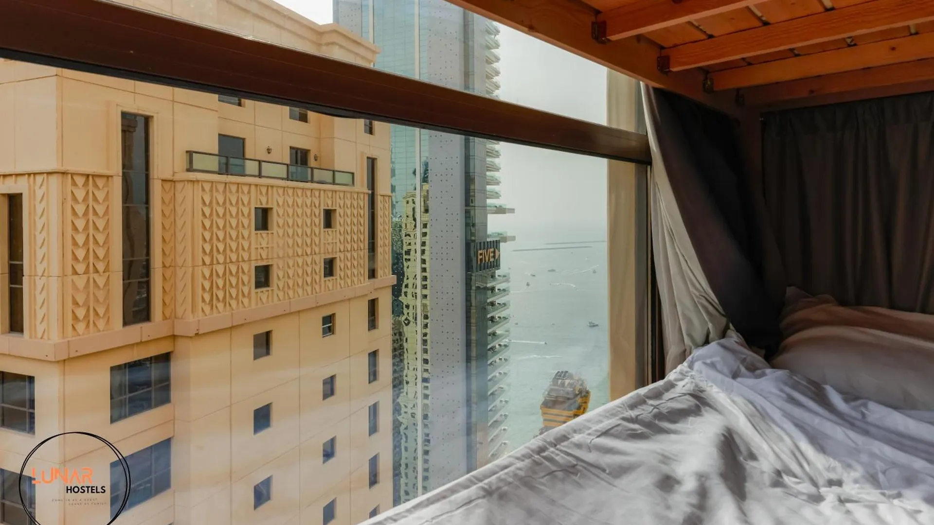 Apartment Lunar Cozy Hostel - Jbr Dubai